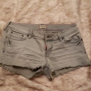 Low Waisted Vintage Y2k Light jean shorts